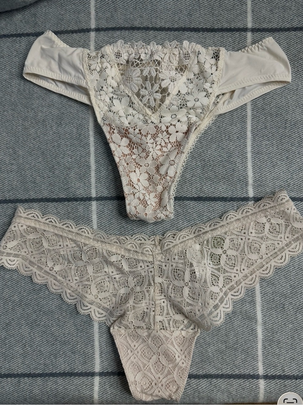Intimissimi set 2 Women's Lace Thong Panties - Cream